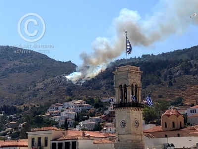 &Sigma;&epsilon; ύ&phi;&epsilon;&sigma;&eta; &eta; &pi;&upsilon;&rho;&kappa;&alpha;&gamma;&iota;ά &sigma;&tau;&eta;&nu; Ύ&delta;&rho;&alpha; (&beta;ί&nu;&tau;&epsilon;&omicron;, &epsilon;&iota;&kappa;ό&nu;&epsilon;&sigmaf;)