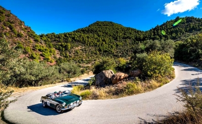 Έ&rho;&chi;&epsilon;&tau;&alpha;&iota; &tau;&omicron; &laquo;Tour du P&eacute;loponn&egrave;se&raquo; &ndash; &Gamma;&iota;&alpha; 9&eta; &sigma;&upsilon;&nu;&epsilon;&chi;ή &chi;&rho;&omicron;&nu;&iota;ά &omicron; &alpha;&gamma;ώ&nu;&alpha;&sigmaf; &iota;&sigma;&tau;&omicron;&rho;&iota;&kappa;ώ&nu; &alpha;&upsilon;&tau;&omicron;&kappa;&iota;&nu;ή&tau;&omega;&nu; (&epsilon;&iota;&kappa;ό&nu;&epsilon;&sigmaf;)