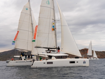 Έ&rho;&chi;&epsilon;&tau;&alpha;&iota; &tau;&omicron; &laquo;12&omicron; Catamarans Cup&raquo; &mu;&epsilon;&hellip; &sigma;&tau;ά&sigma;&epsilon;&iota;&sigmaf; &sigma;&epsilon; &Pi;ό&rho;&tau;&omicron; &Chi;έ&lambda;&iota;, &Nu;&alpha;ύ&pi;&lambda;&iota;&omicron;, &Pi;ό&rho;&omicron; &kappa;&alpha;&iota; &Pi;&alpha;&rho;ά&lambda;&iota;&omicron; Ά&sigma;&tau;&rho;&omicron;&sigmaf; (&beta;ί&nu;&tau;&epsilon;&omicron;, &epsilon;&iota;&kappa;ό&nu;&epsilon;&sigmaf;)
