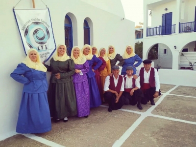 &Mu;ά&gamma;&epsilon;&psi;&epsilon; &sigma;&tau;&eta;&nu; &Alpha;&nu;&tau;ί&pi;&alpha;&rho;&omicron; &eta; &chi;&omicron;&rho;&epsilon;&upsilon;&tau;&iota;&kappa;ή &omicron;&mu;ά&delta;&alpha; &Epsilon;&rho;&mu;&iota;ό&nu;&eta;&sigmaf; (&beta;ί&nu;&tau;&epsilon;&omicron;)