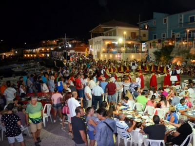 &Gamma;&iota;&omicron;&rho;&tau;ή &tau;&sigma;&alpha;&kappa;ώ&nu;&iota;&kappa;&eta;&sigmaf; &mu;&epsilon;&lambda;&iota;&tau;&zeta;ά&nu;&alpha;&sigmaf; &sigma;&tau;&omicron; &Lambda;&epsilon;&omega;&nu;ί&delta;&iota;&omicron; &ndash; &Sigma;&upsilon;&nu;&alpha;&upsilon;&lambda;ί&alpha; &mu;&epsilon; &tau;&omicron;&nu; Ά&kappa;&eta; &Delta;&epsilon;ί&xi;&iota;&mu;&omicron;