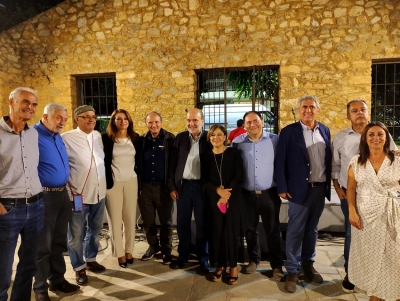 &Omicron; &Gamma;&iota;ά&nu;&nu;&eta;&sigmaf; &Gamma;&kappa;&iota;ό&lambda;&alpha;&sigmaf; &sigma;&tau;&omicron; &laquo;&mu;&pi;&lambda;ό&kappa;&omicron; &tau;&eta;&sigmaf; &Kappa;&omicron;&kappa;&kappa;&iota;&nu;&iota;ά&sigmaf;&raquo; - &Beta;&rho;&alpha;&delta;&iota;ά &alpha;&phi;&iota;έ&rho;&omega;&mu;&alpha; &sigma;&tau;&omicron; &alpha;&nu;&tau;&iota;&sigma;&tau;&alpha;&sigma;&iota;&alpha;&kappa;ό &tau;&rho;&alpha;&gamma;&omicron;ύ&delta;&iota; (&beta;ί&nu;&tau;&epsilon;&omicron;, &epsilon;&iota;&kappa;ό&nu;&epsilon;&sigmaf;)