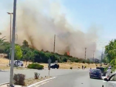 &Sigma;&epsilon; &epsilon;&pi;&iota;&phi;&upsilon;&lambda;&alpha;&kappa;ή &eta; &Pi;&upsilon;&rho;&omicron;&sigma;&beta;&epsilon;&sigma;&tau;&iota;&kappa;ή, &eta; &epsilon;&iota;&kappa;ό&nu;&alpha; &sigma;&tau;&alpha; &mu;έ&tau;&omega;&pi;&alpha; (&beta;ί&nu;&tau;&epsilon;&omicron;)