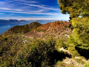 Έ&chi;&epsilon;&iota; &laquo;&kappa;&rho;&upsilon;&phi;ή &zeta;&omega;ή&raquo; &tau;&omicron; &eta;&phi;&alpha;ί&sigma;&tau;&epsilon;&iota;&omicron; &sigma;&tau;&alpha; &Mu;έ&theta;&alpha;&nu;&alpha;; &ndash; &Tau;&iota; &mu;&pi;&omicron;&rho;&epsilon;ί &nu;&alpha; &sigma;&upsilon;&mu;&beta;&epsilon;ί &sigma;&tau;&omicron; &mu;έ&lambda;&lambda;&omicron;&nu;; (&beta;ί&nu;&tau;&epsilon;&omicron;, &epsilon;&iota;&kappa;ό&nu;&epsilon;&sigmaf;)