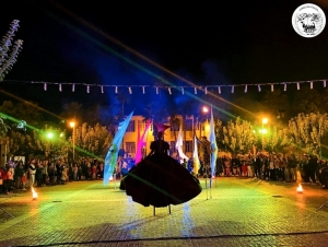 Ναύπλιο: «Όλη η πόλη μια σκηνή» – Εντυπωσιακή έναρξη του 1ου Φεστιβάλ Θεάτρου Δρόμου (εικόνες)