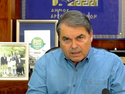 &Nu;έ&epsilon;&sigmaf; &alpha;&pi;&alpha;&nu;&tau;ή&sigma;&epsilon;&iota;&sigmaf; &Kappa;&alpha;&mu;&pi;ό&sigma;&omicron;&upsilon;: &laquo;&Tau;&alpha; έ&rho;&gamma;&alpha; &mu;&alpha;&sigmaf; &epsilon;ί&nu;&alpha;&iota; &epsilon;&delta;ώ, &tau;&alpha; &upsilon;&pi;ό&lambda;&omicron;&iota;&pi;&alpha;&hellip; &epsilon;ί&nu;&alpha;&iota; &pi;&omicron;&lambda;&iota;&tau;&iota;&kappa;&alpha;&nu;&tau;&iota;&sigma;&mu;&omicron;ί &mu;&epsilon; ά&lambda;&lambda;&alpha; &kappa;ί&nu;&eta;&tau;&rho;&alpha;&raquo; (&beta;ί&nu;&tau;&epsilon;&omicron;)