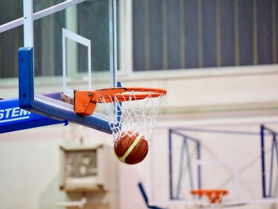 &Alpha;&Omicron; &Epsilon;&rho;&mu;&iota;&omicron;&nu;ί&delta;&alpha;&sigmaf;: &Xi;&epsilon;&kappa;&iota;&nu;&omicron;ύ&nu; &pi;&rho;&omicron;&pi;&omicron;&nu;ή&sigma;&epsilon;&iota;&sigmaf; &omicron;&iota; &alpha;&kappa;&alpha;&delta;&eta;&mu;ί&epsilon;&sigmaf;