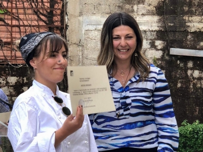 Ά&rho;&gamma;&omicron;&sigmaf;: &Sigma;&epsilon; &delta;&eta;&mu;ό&sigma;&iota;&omicron; &Iota;&Epsilon;&Kappa; &Tau;&omicron;&upsilon;&rho;&iota;&sigma;&mu;&omicron;ύ &mu;&epsilon;&tau;&epsilon;&tau;&rho;ά&pi;&eta; &eta; &tau;&omicron;&upsilon;&rho;&iota;&sigma;&tau;&iota;&kappa;ή &sigma;&chi;&omicron;&lambda;ή &ndash; &Tau;&iota; &sigma;&eta;&mu;&alpha;ί&nu;&epsilon;&iota; &eta; &alpha;&pi;ό&phi;&alpha;&sigma;&eta; &Zeta;&alpha;&chi;&alpha;&rho;ά&kappa;&eta;