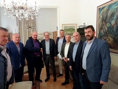 &Sigma;&upsilon;&nu;ά&nu;&tau;&eta;&sigma;&eta; &Nu;ί&kappa;&alpha;-&Mu;&pi;&alpha;&lambda;&tau;ά&kappa;&omicron;&upsilon; &sigma;&tau;&omicron;&nu;&hellip; &Mu;&omicron;&rho;&iota;ά &ndash; &Pi;&alpha;&rho;ό&nu;&tau;&epsilon;&sigmaf; &Sigma;&iota;&delta;έ&rho;&eta;&sigmaf; &kappa;&alpha;&iota; &Mu;&alpha;&nu;&tau;&zeta;&omicron;ύ&nu;&eta;&sigmaf;, &tau;&iota; &sigma;&upsilon;&zeta;&eta;&tau;ή&theta;&eta;&kappa;&epsilon;