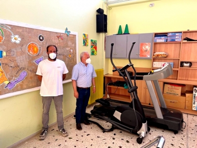 &Sigma;&epsilon; &delta;&omicron;&mu;έ&sigmaf; &epsilon;&iota;&delta;&iota;&kappa;ή&sigmaf; &epsilon;&kappa;&pi;&alpha;ί&delta;&epsilon;&upsilon;&sigma;&eta;&sigmaf; &kappa;&alpha;&iota; &kappa;&alpha;&tau;ά&rho;&tau;&iota;&sigma;&eta;&sigmaf; &omicron; &Alpha;&nu;&delta;&rho;&iota;&alpha;&nu;ό&sigmaf; &ndash; &laquo;&Eta; &Pi;&omicron;&lambda;&iota;&tau;&epsilon;ί&alpha; &delta;ί&pi;&lambda;&alpha; &sigma;&tau;&eta;&nu; &epsilon;&kappa;&pi;&alpha;&iota;&delta;&epsilon;&upsilon;&tau;&iota;&kappa;ή &kappa;&omicron;&iota;&nu;ό&tau;&eta;&tau;&alpha;&raquo; (&epsilon;&iota;&kappa;ό&nu;&epsilon;&sigmaf;)