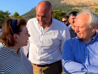 &Epsilon;&rho;&mu;&iota;&omicron;&nu;ί&delta;&alpha;: &Omicron;&iota; &pi;&iota;έ&sigma;&epsilon;&iota;&sigmaf; &Gamma;&alpha;&nu;ώ&sigma;&eta;-&Gamma;&epsilon;&omega;&rho;&gamma;ό&pi;&omicron;&upsilon;&lambda;&omicron;&upsilon; &sigma;&tau;&eta; &Mu;&epsilon;&nu;&delta;ώ&nu;&eta; &kappa;&alpha;&iota; &omicron;&iota; &upsilon;&pi;&omicron;&sigma;&chi;έ&sigma;&epsilon;&iota;&sigmaf; &tau;&eta;&sigmaf; &Upsilon;&pi;&omicron;&upsilon;&rho;&gamma;&omicron;ύ