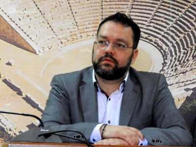 &Sigma;&tau;&eta;&nu; &alpha;&nu;&tau;&epsilon;&pi;ί&theta;&epsilon;&sigma;&eta; &omicron; &Chi;&rho;ό&nu;&eta;&sigmaf;: &Delta;&epsilon;&nu; &theta;&alpha; &sigma;&kappa;&epsilon;&phi;&tau;ό&mu;&alpha;&sigma;&tau;&alpha;&nu; &pi;&omicron;&tau;έ &nu;&alpha; &pi;&alpha;ί&xi;&omicron;&upsilon;&mu;&epsilon; &mu;&epsilon; &tau;&eta; &delta;&eta;&mu;ό&sigma;&iota;&alpha; &upsilon;&gamma;&epsilon;ί&alpha;, &eta; &pi;&omicron;&lambda;&iota;&tau;&iota;&kappa;ή &alpha;&lambda;&eta;&tau;&epsilon;ί&alpha; &omicron;&rho;&iota;&sigma;&mu;έ&nu;&omega;&nu; &delta;&epsilon;&nu; έ&chi;&epsilon;&iota; &pi;&rho;&omicron;&eta;&gamma;&omicron;ύ&mu;&epsilon;&nu;&omicron;