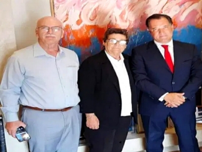 &Epsilon;&rho;&mu;&iota;&omicron;&nu;ί&delta;&alpha;: &Epsilon;&pi;&iota;&sigma;&kappa;έ&psi;&epsilon;&iota;&sigmaf; &sigma;&epsilon; &Upsilon;&pi;&omicron;&upsilon;&rho;&gamma;&omicron;ύ&sigmaf; &omicron; &Gamma;&iota;ά&nu;&nu;&eta;&sigmaf; &Mu;&alpha;&rho;&gamma;έ&tau;&alpha;&sigmaf; &ndash; &Pi;&omicron;&iota;&omicron;&upsilon;&sigmaf; &epsilon;ί&delta;&epsilon;&sigmaf; &kappa;&alpha;&iota; &tau;&iota; &sigma;&upsilon;&zeta;ή&tau;&eta;&sigma;&epsilon; (&epsilon;&iota;&kappa;ό&nu;&epsilon;&sigmaf;)