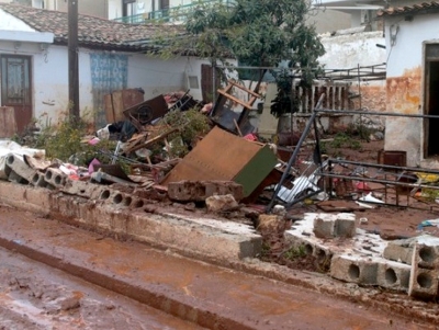 &Delta;ί&kappa;&eta; &gamma;&iota;&alpha; &Mu;ά&nu;&delta;&rho;&alpha;: &Alpha;&theta;ώ&alpha; &eta; &Delta;&omicron;ύ&rho;&omicron;&upsilon; &kappa;&alpha;&iota; ά&lambda;&lambda;&omicron;&iota; 12 &kappa;&alpha;&tau;&eta;&gamma;&omicron;&rho;&omicron;ύ&mu;&epsilon;&nu;&omicron;&iota; - &Omicron;&kappa;&tau;ώ έ&nu;&omicron;&chi;&omicron;&iota;