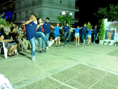 &Epsilon;&rho;&mu;&iota;&omicron;&nu;ί&delta;&alpha;: &Eta; &Theta;&epsilon;&rho;&mu;&eta;&sigma;ί&alpha; &tau;ί&mu;&eta;&sigma;&epsilon; &tau;&eta; &mu;&nu;ή&mu;&eta; &tau;&omega;&nu; &Delta;ό&mu;&nu;&alpha; &Sigma;&alpha;&mu;ί&omicron;&upsilon; &kappa;&alpha;&iota; &Epsilon;&iota;&rho;ή&nu;&eta; &Lambda;&epsilon;&gamma;ά&kappa;&eta; &ndash; &Kappa;&omicron;&nu;&iota;&tau;&omicron;&pi;&omicron;ύ&lambda;&omicron;&upsilon; (&beta;ί&nu;&tau;&epsilon;&omicron;, &epsilon;&iota;&kappa;ό&nu;&epsilon;&sigmaf;)