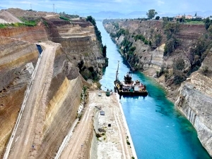 &Delta;&iota;ώ&rho;&upsilon;&gamma;&alpha; &Kappa;&omicron;&rho;ί&nu;&theta;&omicron;&upsilon;: &Sigma;&omicron;&beta;&alpha;&rho;έ&sigmaf; &laquo;&alpha;&nu;&alpha;&tau;&alpha;&rho;ά&xi;&epsilon;&iota;&sigmaf;&raquo; &sigma;&tau;&omicron;&nu; &theta;&alpha;&lambda;ά&sigma;&sigma;&iota;&omicron; &tau;&omicron;&upsilon;&rho;&iota;&sigma;&mu;ό &alpha;&pi;ό &tau;&eta;&nu; &kappa;&alpha;&theta;&upsilon;&sigma;&tau;έ&rho;&eta;&sigma;&eta; &epsilon;&pi;&alpha;&nu;&alpha;&lambda;&epsilon;&iota;&tau;&omicron;&upsilon;&rho;&gamma;ί&alpha;&sigmaf; (&beta;ί&nu;&tau;&epsilon;&omicron;)