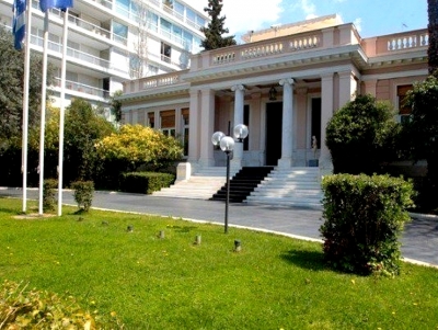 &laquo;&Theta;ύ&epsilon;&lambda;&lambda;&alpha;&raquo; &sigma;&tau;&eta;&nu; &kappa;&upsilon;&beta;έ&rho;&nu;&eta;&sigma;&eta;: &Pi;&alpha;&rho;&alpha;&iota;&tau;ή&sigma;&epsilon;&iota;&sigmaf; &gamma;&iota;&alpha; &tau;&omicron; &sigma;&kappa;ά&nu;&delta;&alpha;&lambda;&omicron; &laquo;Predator&raquo; &kappa;&alpha;&iota; &tau;&eta;&nu; &upsilon;&pi;ό&theta;&epsilon;&sigma;&eta; &pi;&alpha;&rho;&alpha;&kappa;&omicron;&lambda;&omicron;ύ&theta;&eta;&sigma;&eta;&sigmaf; &Alpha;&nu;&delta;&rho;&omicron;&upsilon;&lambda;ά&kappa;&eta; (&beta;ί&nu;&tau;&epsilon;&omicron;)