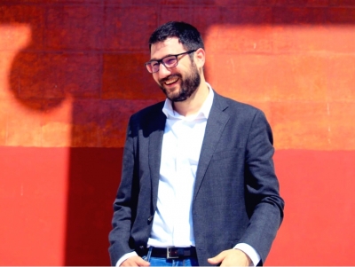 &Tau;&eta; &Delta;&epsilon;&upsilon;&tau;έ&rho;&alpha; (25/07) &sigma;&tau;&eta; &Nu;έ&alpha; &Kappa;ί&omicron; &omicron; &Nu;ά&sigma;&omicron;&sigmaf; &Eta;&lambda;&iota;ό&pi;&omicron;&upsilon;&lambda;&omicron;&sigmaf; - &Gamma;&iota;&alpha;&tau;ί έ&rho;&chi;&epsilon;&tau;&alpha;&iota; &sigma;&tau;&eta;&nu; &Alpha;&rho;&gamma;&omicron;&lambda;ί&delta;&alpha;