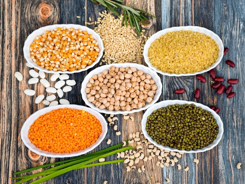 Τι τρώμε και τι νηστεύουμε τη Μεγάλη Εβδομάδα – Γιατί υπάρχει ψάρι στο τραπέζι την Κυριακή των Βαΐων (εικόνες)