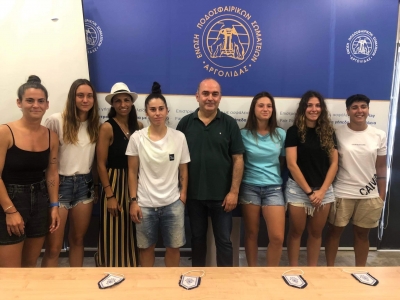 Επίσκεψη μελών Εθνικών Γυναικείων ομάδων ποδοσφαίρου Ελλάδας και Ιταλίας στην ΕΠΣ Αργολίδας (εικόνες)