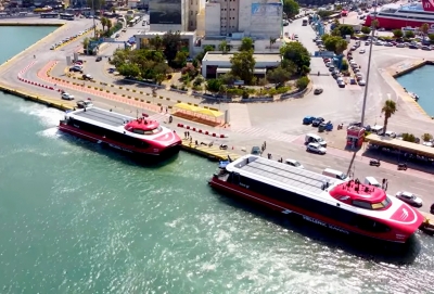 &Alpha;&upsilon;&tau;ά &epsilon;ί&nu;&alpha;&iota; &tau;&alpha; &nu;έ&alpha; &pi;&lambda;&omicron;ί&alpha; &laquo;&Alpha;ero Catamaran&raquo; &gamma;&iota;&alpha; &tau;&iota;&sigmaf; &gamma;&rho;&alpha;&mu;&mu;έ&sigmaf; &tau;&omicron;&upsilon; &Alpha;&rho;&gamma;&omicron;&sigma;&alpha;&rho;&omega;&nu;&iota;&kappa;&omicron;ύ - &Xi;&epsilon;&kappa;&iota;&nu;&omicron;ύ&nu; &delta;&rho;&omicron;&mu;&omicron;&lambda;ό&gamma;&iota;&alpha; (&beta;ί&nu;&tau;&epsilon;&omicron;, &epsilon;&iota;&kappa;ό&nu;&epsilon;&sigmaf;)