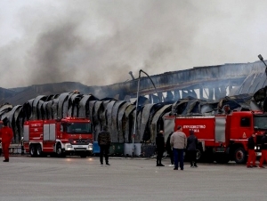 &Chi;&rho;έ&omicron;&sigmaf; ό&lambda;&omega;&nu; (&kappa;&alpha;&iota; &sigma;&tau;&alpha; &mu;έ&rho;&eta; &mu;&alpha;&sigmaf;) &eta; &pi;&rho;&omicron;&tau;&epsilon;&rho;&alpha;&iota;ό&tau;&eta;&tau;&alpha; &sigma;&tau;&eta;&nu; &alpha;&sigma;&phi;ά&lambda;&epsilon;&iota;&alpha; &tau;&omega;&nu; &epsilon;&rho;&gamma;&alpha;&zeta;ό&mu;&epsilon;&nu;&omega;&nu; (&beta;ί&nu;&tau;&epsilon;&omicron;)