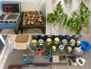 Κορινθία: Πατέρας και γιος πιάστηκαν με 34 κιλά χασίς και αρχαία αγγεία (εικόνες)