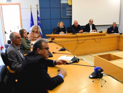 &Sigma;ύ&sigma;&kappa;&epsilon;&psi;&eta; &tau;&eta;&sigmaf; &Pi;&Epsilon; &Alpha;&rho;&gamma;&omicron;&lambda;ί&delta;&alpha;&sigmaf; &gamma;&iota;&alpha; &tau;&eta;&nu; έ&lambda;&lambda;&epsilon;&iota;&psi;&eta; &epsilon;&rho;&gamma;&alpha;&tau;ώ&nu; &gamma;&eta;&sigmaf; &ndash; &Tau;&iota; &pi;&rho;ό&tau;&epsilon;&iota;&nu;&epsilon; &omicron; &Gamma;&kappa;&iota;ό&lambda;&alpha;&sigmaf; (&epsilon;&iota;&kappa;ό&nu;&epsilon;&sigmaf;)