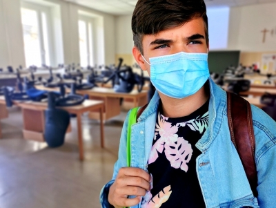 &Kappa;&omicron;&rho;&omicron;&nu;&omicron;ϊό&sigmaf;: &Tau;&alpha; &kappa;&rho;&omicron;ύ&sigma;&mu;&alpha;&tau;&alpha; &sigma;&epsilon; &Alpha;&rho;&gamma;&omicron;&lambda;ί&delta;&alpha; &kappa;&alpha;&iota; &Pi;&epsilon;&lambda;&omicron;&pi;ό&nu;&nu;&eta;&sigma;&omicron;