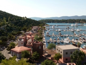 &Sigma;&tau;&omicron;&hellip; &pi;&iota;ά&tau;&omicron; &sigma;&alpha;&sigmaf; &eta; &mu;&alpha;&rho;ί&nu;&alpha; &tau;&eta;&sigmaf; &Epsilon;&rho;&mu;&iota;ό&nu;&eta;&sigmaf; &ndash; &Pi;ό&tau;&epsilon; &theta;&alpha; &phi;&iota;&lambda;&omicron;&xi;&epsilon;&nu;&eta;&theta;&omicron;ύ&nu; &tau;&alpha; &pi;&rho;ώ&tau;&alpha; &sigma;&kappa;ά&phi;&eta; (&epsilon;&iota;&kappa;ό&nu;&epsilon;&sigmaf;)