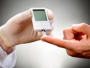 Ο Πουλάς καυτηριάζει την απόφαση μείωσης των αποζημιώσεων των αναλώσιμων υψηλής τεχνολογίας για τους διαβητικούς