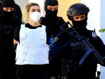 &Pi;&iota;&sigma;&pi;&iota;&rho;ί&gamma;&kappa;&omicron;&upsilon;: &Sigma;&tau;&omicron; &epsilon;&delta;ώ&lambda;&iota;&omicron; &gamma;&iota;&alpha; &tau;&omicron;&nu; &theta;ά&nu;&alpha;&tau;&omicron; &tau;&eta;&sigmaf; &Tau;&zeta;&omega;&rho;&tau;&zeta;ί&nu;&alpha;&sigmaf; &mu;&epsilon; &beta;&omicron;ύ&lambda;&epsilon;&upsilon;&mu;&alpha; &ndash; &kappa;&alpha;&tau;&alpha;&pi;έ&lambda;&tau;&eta; (&beta;ί&nu;&tau;&epsilon;&omicron;)