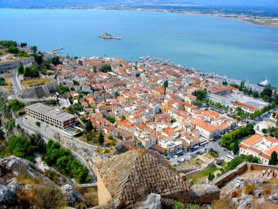 &Alpha;&kappa;ό&mu;&eta; &pi;&iota;&omicron;... &kappa;&omicron;&nu;&tau;ά &eta; &mu;&alpha;&rho;ί&nu;&alpha; &sigma;&tau;&omicron; &lambda;&iota;&mu;ά&nu;&iota; &Nu;&alpha;&upsilon;&pi;&lambda;ί&omicron;&upsilon;