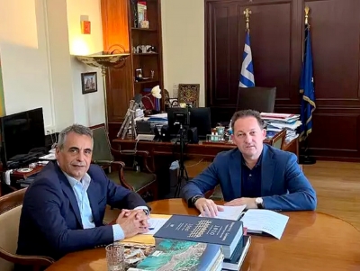 &Tau;&rho;ί&pi;&omicron;&lambda;&eta;: &Sigma;&tau;&omicron; &Upsilon;&pi;&omicron;&upsilon;&rho;&gamma;&epsilon;ί&omicron; &Epsilon;&sigma;&omega;&tau;&epsilon;&rho;&iota;&kappa;ώ&nu; &omicron; &delta;ή&mu;&alpha;&rho;&chi;&omicron;&sigmaf; &gamma;&iota;&alpha; &sigma;&eta;&mu;&alpha;&nu;&tau;&iota;&kappa;ά έ&rho;&gamma;&alpha; (&epsilon;&iota;&kappa;ό&nu;&epsilon;&sigmaf;)