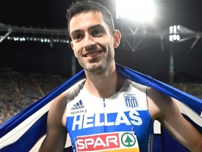 &Tau;&epsilon;&rho;ά&sigma;&tau;&iota;&omicron;&sigmaf; &Tau;&epsilon;&nu;&tau;ό&gamma;&lambda;&omicron;&upsilon;: &Tau;&omicron; &laquo;&chi;&rho;&upsilon;&sigma;ό&raquo; ή&rho;&theta;&epsilon; &mu;&epsilon; 8.52&mu;., &pi;&omicron;&lambda;&lambda;ά &rho;&epsilon;&kappa;ό&rho; &kappa;&alpha;&iota; &upsilon;&pi;&omicron;&sigma;&chi;έ&sigma;&epsilon;&iota;&sigmaf; (&beta;ί&nu;&tau;&epsilon;&omicron;, &epsilon;&iota;&kappa;ό&nu;&epsilon;&sigmaf;)