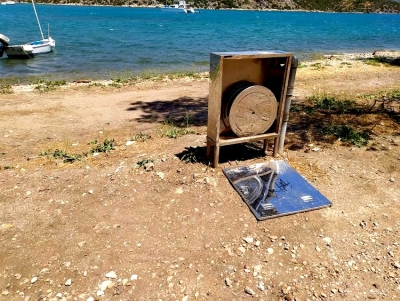 &laquo;&Sigma;&epsilon; &kappa;&alpha;&kappa;ή &kappa;&alpha;&tau;ά&sigma;&tau;&alpha;&sigma;&eta; &omicron;&iota; &epsilon;&gamma;&kappa;&alpha;&tau;&alpha;&sigma;&tau;ά&sigma;&epsilon;&iota;&sigmaf; &pi;&upsilon;&rho;ό&sigma;&beta;&epsilon;&sigma;&eta;&sigmaf; &sigma;&tau;&omicron; &Mu;&pi;ί&sigma;&tau;&iota;&raquo;, &alpha;&nu;&alpha;&phi;έ&rho;&epsilon;&iota; &eta; &alpha;&nu;&tau;&iota;&pi;&omicron;&lambda;ί&tau;&epsilon;&upsilon;&sigma;&eta; (&epsilon;&iota;&kappa;ό&nu;&epsilon;&sigmaf;)