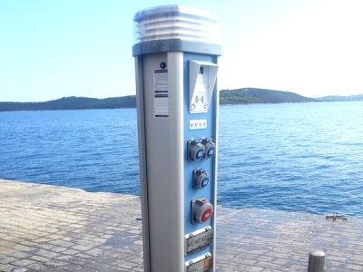 &Epsilon;&rho;&mu;&iota;&omicron;&nu;ί&delta;&alpha;: &Nu;έ&alpha; &alpha;&pi;ά&nu;&tau;&eta;&sigma;&eta; &tau;&omicron;&upsilon; &delta;ή&mu;&omicron;&upsilon; &gamma;&iota;&alpha; &tau;&alpha; &lambda;&iota;&mu;ά&nu;&iota;&alpha; (&epsilon;&iota;&kappa;ό&nu;&epsilon;&sigmaf;)
