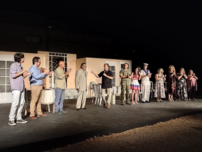 &laquo;&Omicron; &Pi;&epsilon;&iota;&rho;&alpha;&sigma;&mu;ό&sigmaf;&raquo;... &gamma;&epsilon;&nu;&nu;ά&epsilon;&iota; &mu;&epsilon;&gamma;ά&lambda;&epsilon;&sigmaf; &pi;&rho;&omicron;&sigma;&delta;&omicron;&kappa;ί&epsilon;&sigmaf; &gamma;&iota;&alpha; &tau;&omicron; 9&omicron; &Phi;&epsilon;&sigma;&tau;&iota;&beta;ά&lambda; &Theta;&epsilon;ά&tau;&rho;&omicron;&upsilon; &laquo;&Epsilon;&rho;&mu;&eta;&nu;&epsilon;ί&epsilon;&sigmaf; &sigma;&tau;&eta;&nu; &Epsilon;&rho;&mu;&iota;&omicron;&nu;ί&delta;&alpha;&raquo; (&epsilon;&iota;&kappa;ό&nu;&epsilon;&sigmaf;)