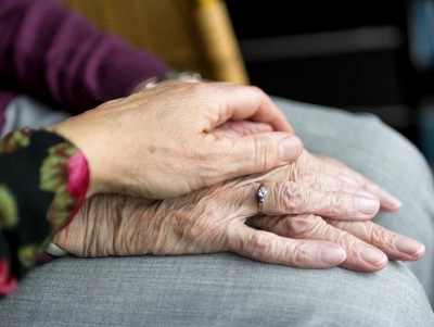 &Sigma;&upsilon;&nu;ά&nu;&tau;&eta;&sigma;&eta; &Gamma;&kappa;&iota;ό&lambda;&alpha; &mu;&epsilon; &sigma;&upsilon;&nu;&tau;&alpha;&xi;&iota;&omicron;ύ&chi;&omicron;&upsilon;&sigmaf; &kappa;&alpha;&iota; &epsilon;&pi;ί&theta;&epsilon;&sigma;&eta; &sigma;&tau;&eta;&nu; &kappa;&upsilon;&beta;έ&rho;&nu;&eta;&sigma;&eta;