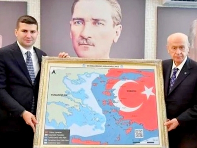 &Mu;&eta;&tau;&sigma;&omicron;&tau;ά&kappa;&eta;&sigmaf; &sigma;&epsilon; &Epsilon;&rho;&nu;&tau;&omicron;&gamma;ά&nu;: &laquo;&Pi;ά&rho;&epsilon; &theta;έ&sigma;&eta; &gamma;&iota;&alpha; &tau;&omicron;&nu; &chi;ά&rho;&tau;&eta;-&pi;&rho;ό&kappa;&lambda;&eta;&sigma;&eta; &kappa;&alpha;&iota; &tau;&iota;&sigmaf; &alpha;&nu;&omicron;&eta;&sigma;ί&epsilon;&sigmaf; &Mu;&pi;&alpha;&chi;&tau;&sigma;&epsilon;&lambda;ί&raquo; (&epsilon;&iota;&kappa;ό&nu;&epsilon;&sigmaf;)