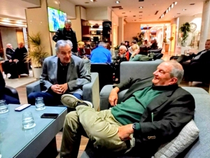 &Tau;&omicron; &pi;&omicron;&lambda;&iota;&tau;&iota;&kappa;ό &sigma;&kappa;&eta;&nu;&iota;&kappa;ό &sigma;&epsilon; &Alpha;&rho;&gamma;&omicron;&lambda;ί&delta;&alpha; &kappa;&alpha;&iota; &laquo;&Mu;&omega;&rho;&iota;ά&raquo;, &tau;&alpha; &mu;&eta;&nu;ύ&mu;&alpha;&tau;&alpha; &kappa;&alpha;&iota; &alpha;&pi;ό &tau;&eta;&nu; &Kappa;&alpha;&lambda;&alpha;&mu;ά&tau;&alpha; (&beta;ί&nu;&tau;&epsilon;&omicron;, &epsilon;&iota;&kappa;ό&nu;&epsilon;&sigmaf;)