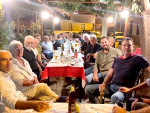 ΣΥΡΙΖΑ: Το γλέντησαν με γουρουνοπούλα στο Δρέπανο (βίντεο, εικόνες)