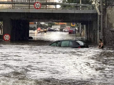 &Gamma;&iota;&alpha;&tau;ί &laquo;&pi;&nu;ί&gamma;&eta;&kappa;&epsilon;&raquo; &eta; &Theta;&epsilon;&sigma;&sigma;&alpha;&lambda;&omicron;&nu;ί&kappa;&eta;; (&beta;ί&nu;&tau;&epsilon;&omicron;, &epsilon;&iota;&kappa;ό&nu;&epsilon;&sigmaf;)