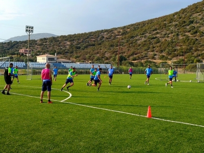 &Alpha;&Epsilon; &Epsilon;&rho;&mu;&iota;&omicron;&nu;ί&delta;&alpha;&sigmaf;: &Phi;&iota;&lambda;&iota;&kappa;ό &tau;&eta;&nu; &Tau;&epsilon;&tau;ά&rho;&tau;&eta; (07/09) &alpha;&pi;έ&nu;&alpha;&nu;&tau;&iota; &sigma;&tau;&eta;&nu; &Kappa;&omicron;&rho;&omega;&nu;ί&delta;&alpha; &Kappa;&omicron;&iota;&lambda;ά&delta;&alpha;&sigmaf; (&epsilon;&iota;&kappa;ό&nu;&epsilon;&sigmaf;)