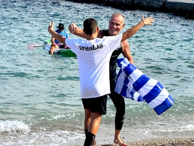 Σμυρλής: Θαλάσσιος «άθλος» με φλόγα στην ψυχή και για καλό σκοπό (βίντεο, εικόνες)