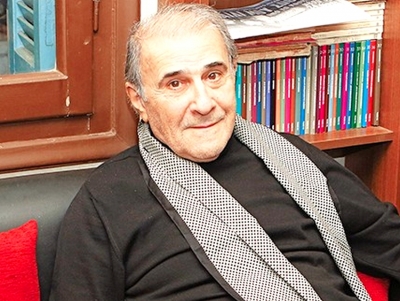 &Pi;έ&theta;&alpha;&nu;&epsilon; &omicron; &eta;&theta;&omicron;&pi;&omicron;&iota;ό&sigmaf; &Beta;&alpha;&sigma;ί&lambda;&eta;&sigmaf; &Mu;&alpha;&lambda;&omicron;ύ&chi;&omicron;&sigmaf; (&beta;ί&nu;&tau;&epsilon;&omicron;)