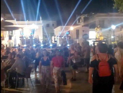 &Eta; &laquo;&Lambda;&epsilon;&upsilon;&kappa;ή &Nu;ύ&chi;&tau;&alpha;&raquo; έ&phi;&epsilon;&rho;&epsilon; &kappa;ό&sigma;&mu;&omicron; &sigma;&tau;&alpha; &kappa;&alpha;&tau;&alpha;&sigma;&tau;ή&mu;&alpha;&tau;&alpha; &kappa;&alpha;&iota; &sigma;&tau;&omicron; Ά&rho;&gamma;&omicron;&sigmaf; (&beta;ί&nu;&tau;&epsilon;&omicron;, &epsilon;&iota;&kappa;ό&nu;&epsilon;&sigmaf;)