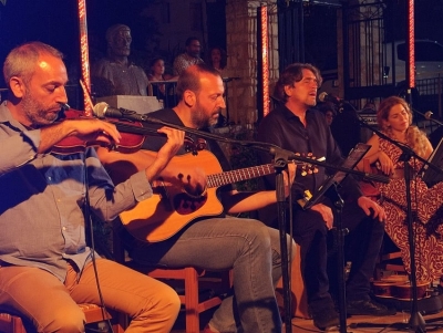 &Gamma;&kappa;&iota;ό&lambda;&alpha;&sigmaf; &kappa;&alpha;&iota; &Gamma;&alpha;&beta;&rho;ή&lambda;&omicron;&sigmaf; &alpha;&pi;&omicron;&theta;&epsilon;ώ&nu;&omicron;&upsilon;&nu; &tau;&omicron; &phi;&epsilon;&sigma;&tau;&iota;&beta;ά&lambda; &laquo;&Alpha;&rho;&tau;&epsilon;&mu;ί&sigma;&iota;&alpha; 2022&raquo; &sigma;&tau;&eta;&nu; &Kappa;&alpha;&rho;&upsilon;ά (&epsilon;&iota;&kappa;ό&nu;&epsilon;&sigmaf;)