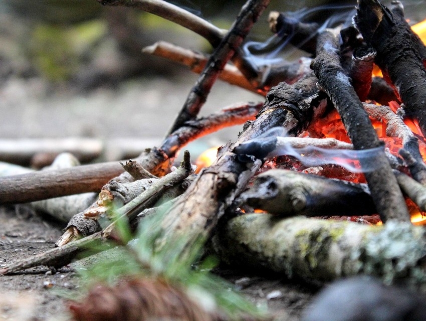 Αντιδράσεις για την καύση αγροτικών υπολειμμάτων: Τι ειπώθηκε στη συνάντηση των υπουργείων