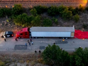 Φρίκη στο Τέξας: 46 άνθρωποι βρέθηκαν νεκροί μέσα σε νταλίκα στο Σαν Αντόνιο (βίντεο, εικόνες)